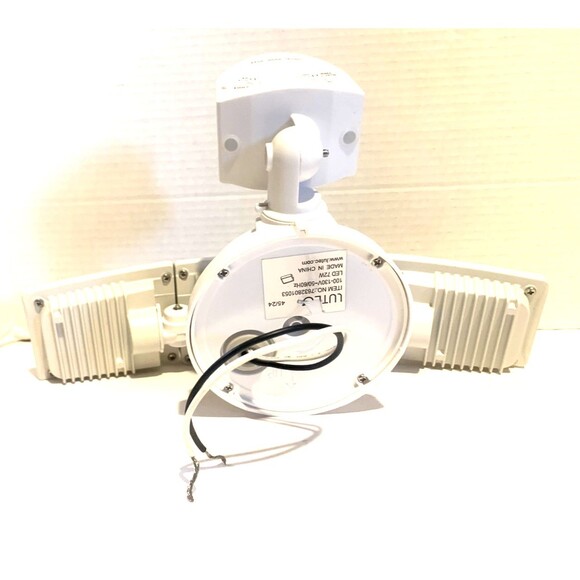 Lutec 72W 7500lm LED Security Light Motion Sensor Light Outdoor White 7632801053 - Picture 6 of 8